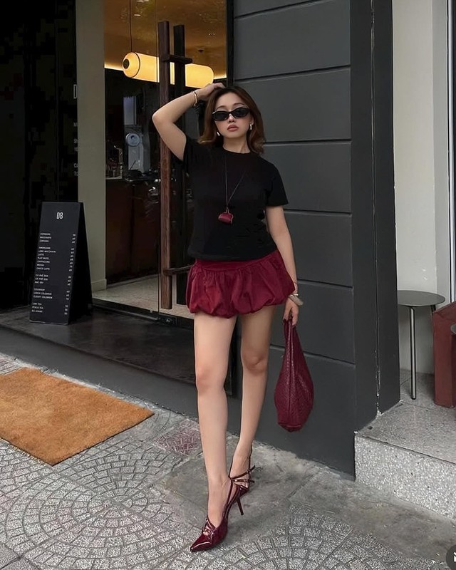 Chân váy bí trở lại, 'đốn tim' mọi cô gái mê sự ngọt ngào - Ảnh 1.