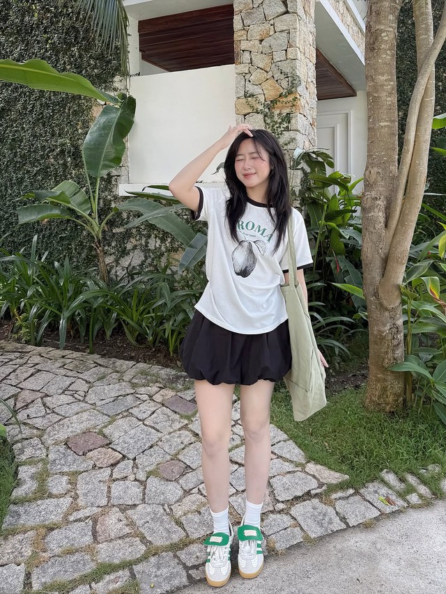 Chân váy bí trở lại, 'đốn tim' mọi cô gái mê sự ngọt ngào - Ảnh 2.