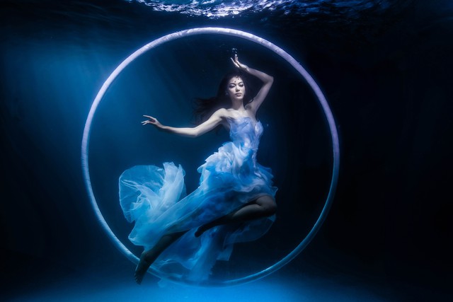 Mãn nhãn ảnh chụp dưới nước của dàn người mẫu Vietnam's Next Top Model 2025- Ảnh 4.