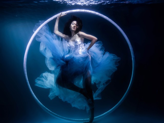 Mãn nhãn ảnh chụp dưới nước của dàn người mẫu Vietnam's Next Top Model 2025- Ảnh 9.