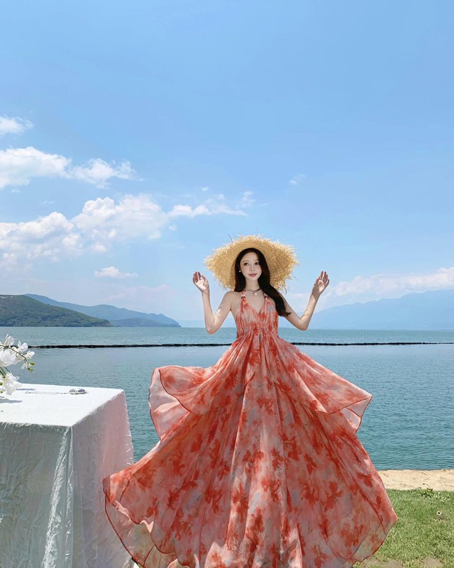 Nét dịu dàng, lãng mạn lên ngôi với váy maxi - Ảnh 8.