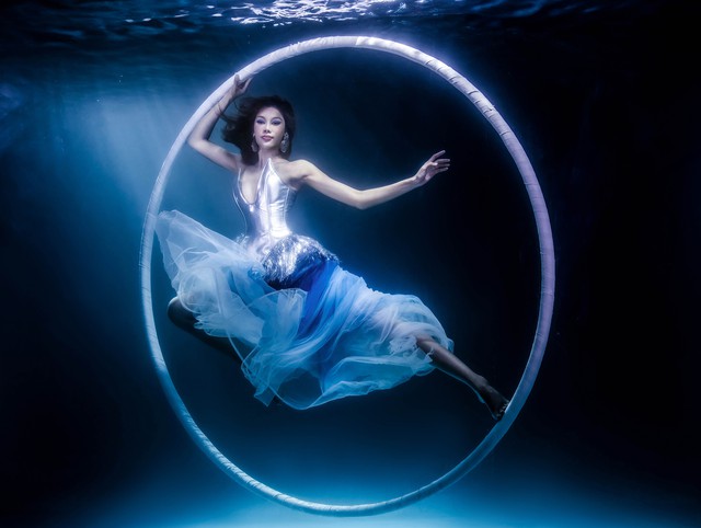 Mãn nhãn ảnh chụp dưới nước của dàn người mẫu Vietnam's Next Top Model 2025- Ảnh 10.