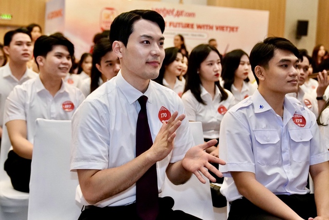Vietjet chào đón gần 1.000 ứng viên tài năng tại Vietjet Sky Career Day 2025 - Ảnh 2.