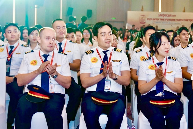 Vietjet chào đón gần 1.000 ứng viên tài năng tại Vietjet Sky Career Day 2025 - Ảnh 7.