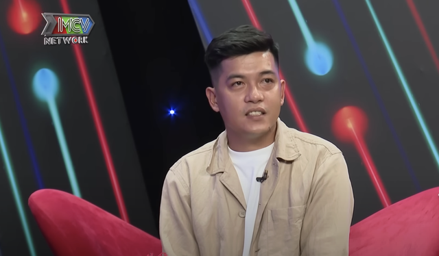 Cô gái từ chối hẹn hò với quản lý vì ngại yêu xa trong show hẹn hò - Ảnh 3. Cô gái từ chối hẹn hò với quản lý vì ngại yêu xa trong show hẹn hò - Ảnh 3.