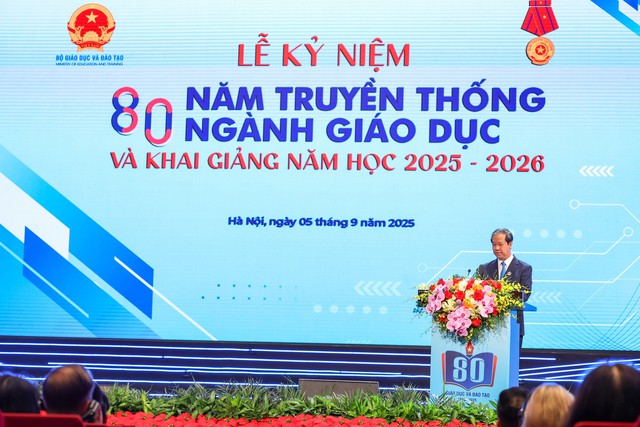 Kỷ niệm 80 năm truyền thống ngành giáo dục và khai giảng năm học 2025-2026 - Ảnh 2. Kỷ niệm 80 năm truyền thống ngành Giáo dục và khai giảng năm học 2025-2026 - Ảnh 2.