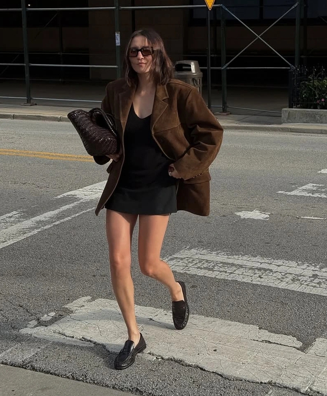 Áo khoác da lộn: mặc sao cho đẹp, phối sao cho chất? - Ảnh 4.