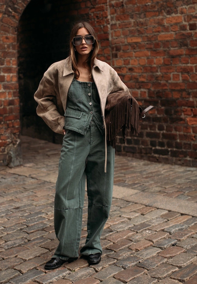 Áo khoác da lộn: mặc sao cho đẹp, phối sao cho chất? - Ảnh 9.