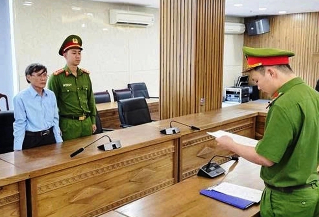 Đà Nẵng: Giả mạo chữ ký để làm hồ sơ đất đai cho người quen- Ảnh 1. Đà Nẵng: Giả mạo chữ ký để làm hồ sơ đất đai cho người quen- Ảnh 1.