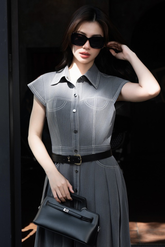 Chân váy denim, quần jeans ống rộng và những xu hướng denim 'đỉnh' nhất mùa- Ảnh 4. Chân váy denim, quần jeans ống rộng và những xu hướng denim 'đỉnh' nhất mùa- Ảnh 4.