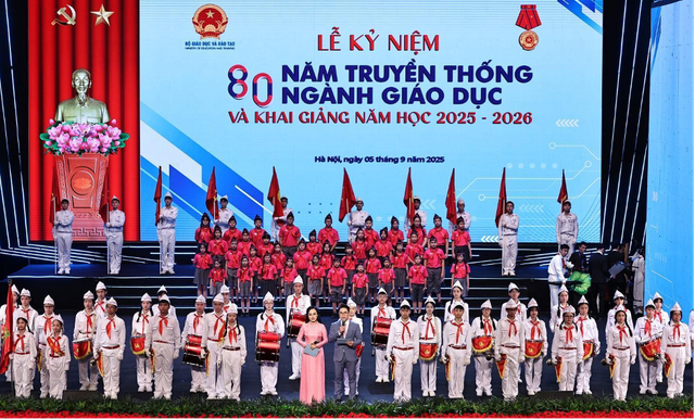 Kỷ niệm 80 năm truyền thống ngành giáo dục và khai giảng năm học 2025-2026 - Ảnh 1. Kỷ niệm 80 năm truyền thống ngành Giáo dục và khai giảng năm học 2025-2026 - Ảnh 1.
