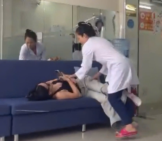 Vụ bác sĩ nha khoa hành hung khách hàng: Tạm ngưng hoạt động phòng khám- Ảnh 2. Vụ bác sĩ nha khoa hành hung khách hàng: Tạm ngưng hoạt động phòng khám- Ảnh 2.
