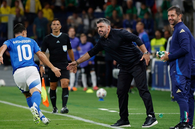 Azzurri quá kỳ lạ dưới thời HLV Gattuso- Ảnh 1. Azzurri quá kỳ lạ dưới thời HLV Gattuso- Ảnh 1.