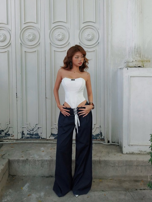 Đánh thức vẻ đẹp quyến rũ với áo corset  - Ảnh 5.