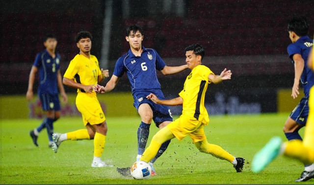 B&agrave;n thắng ph&uacute;t 90+2 đưa U.23 Th&aacute;i Lan đến VCK ch&acirc;u &Aacute;, &lsquo;Malaysia bị loại v&igrave;&hellip; nhập tịch&rsquo;- Ảnh 4.