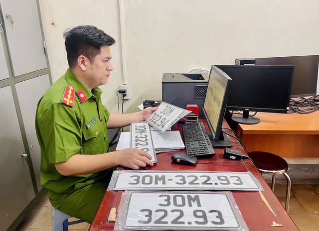 Hướng dẫn đổi biển số vàng sang biển số trắng theo quy định của Bộ Công an - Ảnh 1.