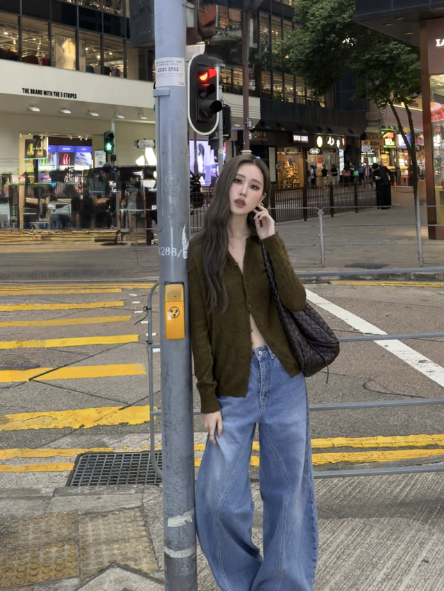 Phong cách thường ngày thêm duyên dáng với áo cardigan- Ảnh 5.