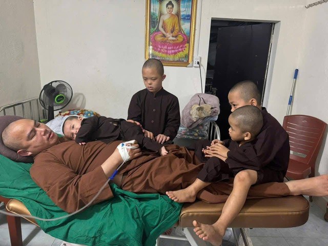 Ch&ugrave;a Cẩm La phải dừng nu&ocirc;i dưỡng trẻ em  - Ảnh 2.