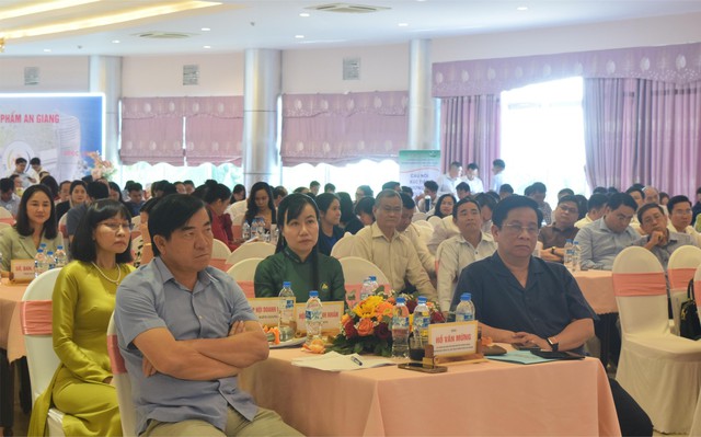 Chủ tịch tỉnh An Giang: Doanh nghiệp bị 'h&agrave;nh' th&igrave; phản &aacute;nh trực tiếp cho Chủ tịch- Ảnh 2.