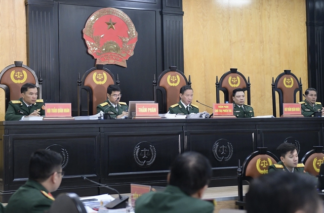 2 cựu thiếu tướng qu&acirc;n đội l&atilde;nh &aacute;n t&ugrave; trong vụ s&acirc;n bay Nha Trang- Ảnh 2.