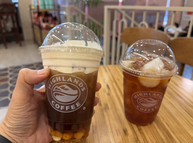 Highlands Coffee tạm ngưng b&aacute;n tr&agrave; sen v&agrave;ng, tr&agrave; vải để 'đổi nh&agrave; cung cấp'- Ảnh 2.