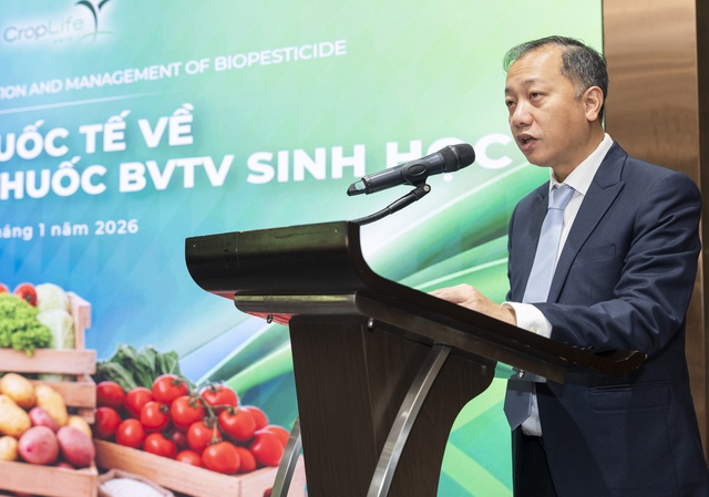 Gỡ n&uacute;t thắt đưa thuốc bảo vệ thực vật sinh học v&agrave;o đồng ruộng - Ảnh 1.