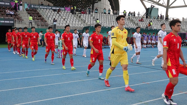Đ&igrave;nh Bắc, Văn Khang kh&ocirc;ng qu&ecirc;n nỗi đau U.20 ch&acirc;u &Aacute;: Đừng đưa U.23 Việt Nam v&agrave;o thế kh&oacute;- Ảnh 5.