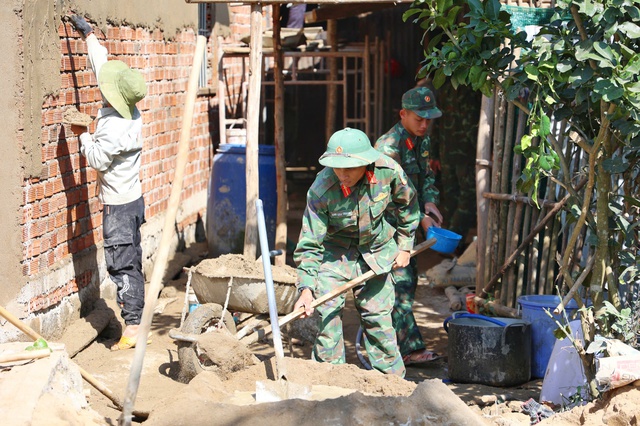 Khánh Hòa: Bàn giao 64 căn nhà của ‘Chiến dịch Quang Trung’- Ảnh 5. Khánh Hòa: Bàn giao 64 căn nhà của ‘Chiến dịch Quang Trung’- Ảnh 5.