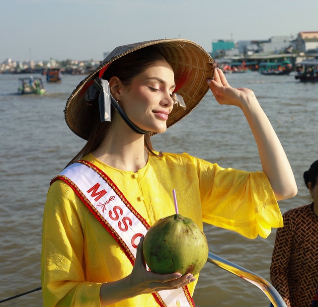 Đến thời sao quốc tế, hoa hậu nước ngo&agrave;i quảng b&aacute; văn h&oacute;a Việt- Ảnh 3.