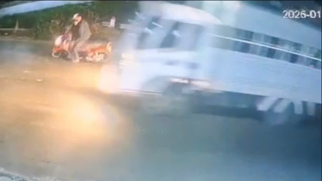 L&acirc;m Đồng điều tra vụ xe Tập l&aacute;i c&aacute;n chết người , bỏ chạy kh&ocirc;ng cứu gi&uacute;p - Ảnh 1.