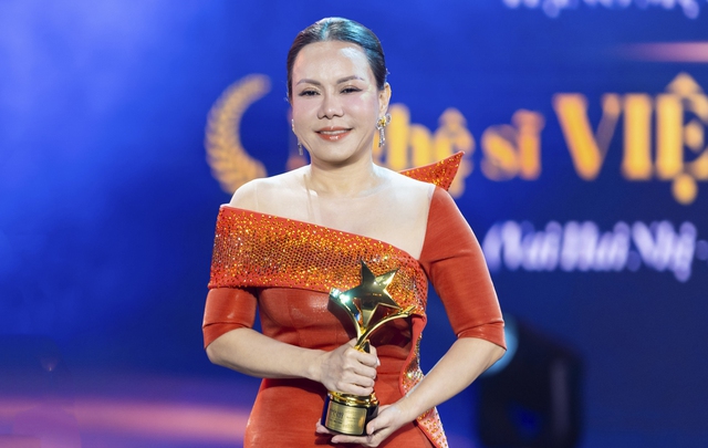 Việt Hương đ&oacute;n tin vui ở tuổi 50- Ảnh 1.