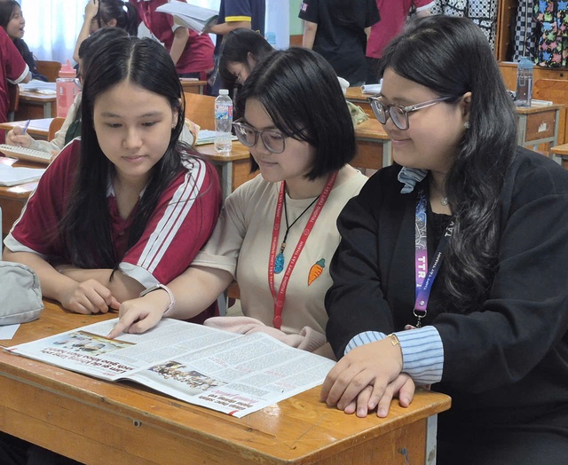 Hạn chế điện thoại trong trường học: Cơ hội kh&ocirc;i phục văn h&oacute;a đọc văn bản in - Ảnh 1.