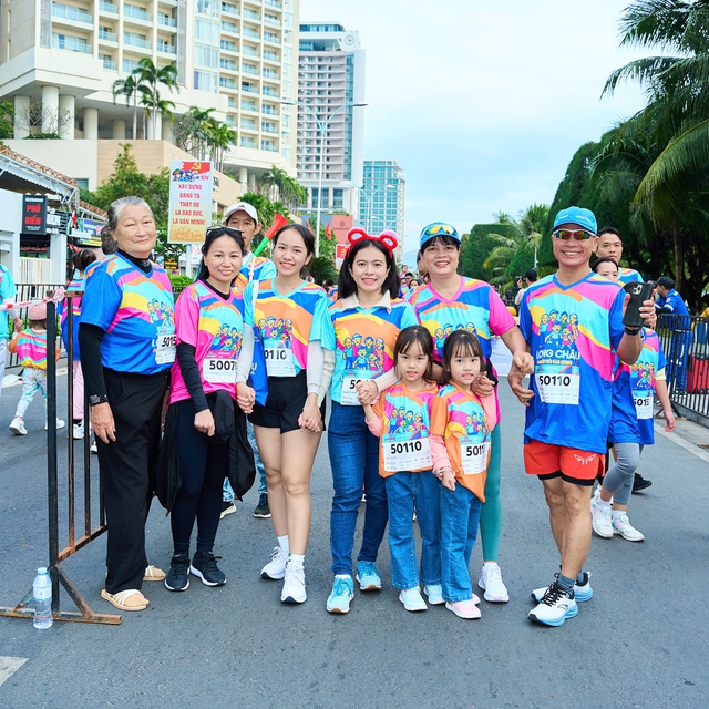 Lần đầu ti&ecirc;n tại Nha Trang: Long Ch&acirc;u tổ chức giải đi bộ đồng h&agrave;nh d&agrave;nh cho gia đ&igrave;nh ba thế hệ- Ảnh 5.