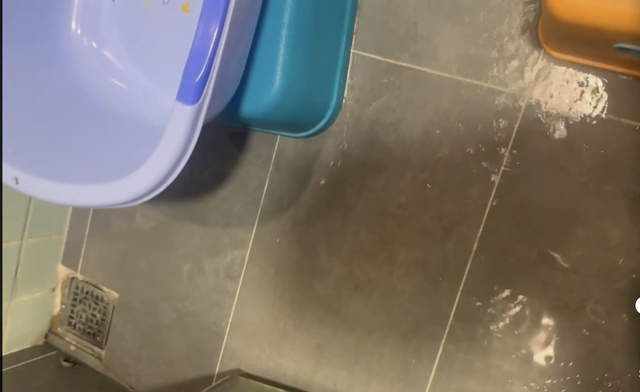 Dầu diesel tr&agrave;n v&agrave;o bể chứa nước chung cư Centana- Ảnh 1.