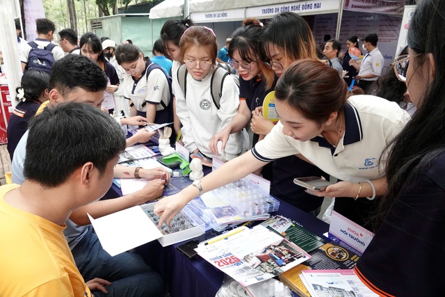 Khởi động tư vấn trực tuyến hướng nghiệp và tuyển sinh năm 2026 - Ảnh 3.