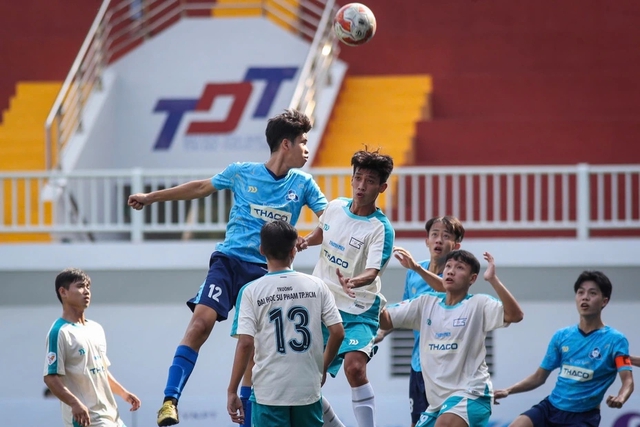 Trường ĐH Sư phạm TP.HCM 6-0 Trường ĐH Kinh tế Luật: Chiến thắng đậm đ&agrave; - Ảnh 2.