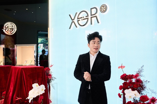 Kh&aacute;m ph&aacute; điện thoại xa xỉ Anh quốc của Divo T&ugrave;ng Dương - Ảnh 1.