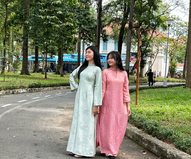 Rủ nhau chụp ảnh tết từ s&aacute;ng sớm để tr&aacute;nh cảnh đ&ocirc;ng nghẹt người- Ảnh 1.