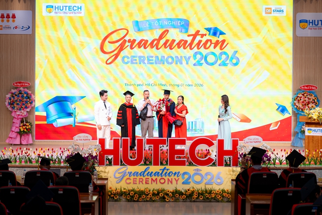 Vượt nghịch cảnh, nam sinh c&ocirc;ng nghệ th&ocirc;ng tin tốt nghiệp loại giỏi g&acirc;y x&uacute;c động- Ảnh 2.