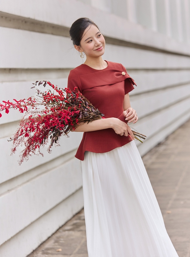  Bừng sáng phong cách với lựa chọn váy trắng và quần trắng - Ảnh 1.