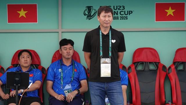 HLV Kim Sang-sik và Đình Bắc sẽ giúp Việt Nam 'phá dớp' trước Ả Rập Xê Út- Ảnh 5. HLV Kim Sang-sik và Đình Bắc sẽ giúp Việt Nam 'phá dớp' trước Ả Rập Xê Út- Ảnh 5.
