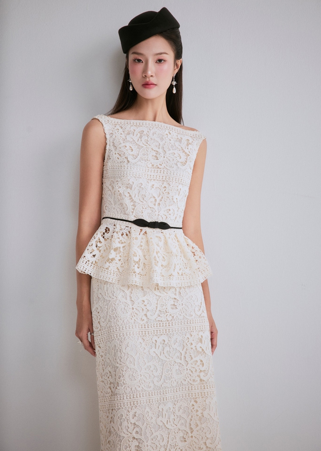 Hóa qúy cô cổ điển với trang phục trắng đen sang trọng cho mọi dịp - Ảnh 1.