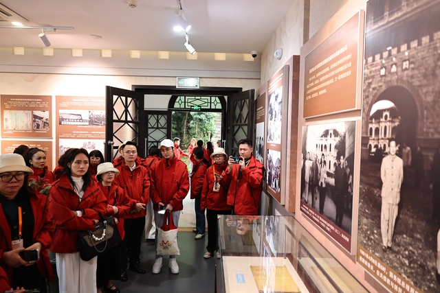 Kh&ocirc;ng gian văn h&oacute;a tại cửa khẩu Hữu Nghị giữa Việt Nam v&agrave; Trung Quốc - Ảnh 3.