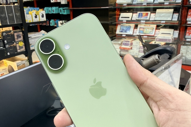 iPhone 18 c&oacute; nguy cơ bị lu mờ bởi ch&iacute;nh iPhone 17 - Ảnh 1.