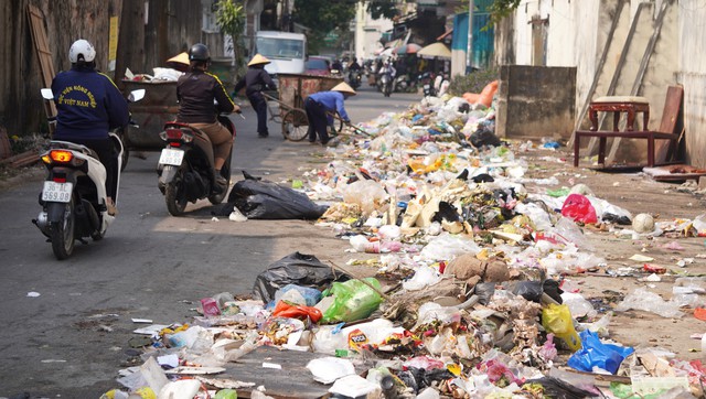 Thanh H&oacute;a: Thu gom, xử l&yacute; r&aacute;c thải c&ograve;n hạn chế g&acirc;y bức x&uacute;c trong nh&acirc;n d&acirc;n - Ảnh 2.