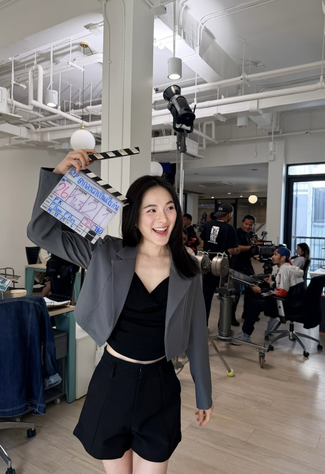 Áo blazer và những bản phối dễ áp dụng cho nàng bận rộn- Ảnh 9.