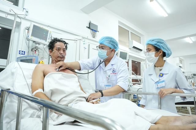 Tự mua thuốc trị hen phế quản, người đàn ông hôn mê nguy kịch- Ảnh 2.