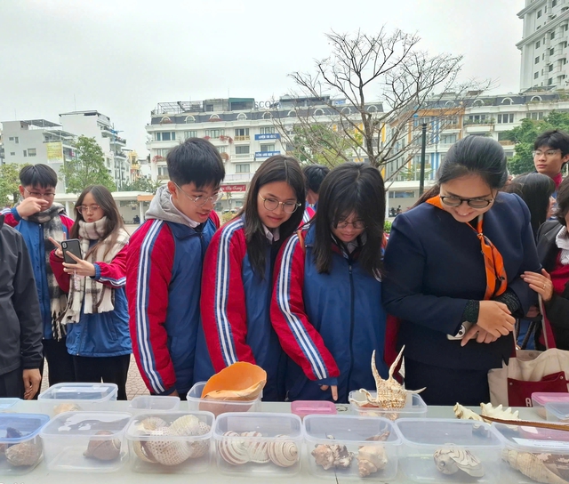 Quảng Ninh Đưa học sinh chạm v&agrave;o thi&ecirc;n nhi&ecirc;n để bảo tồn di sản - Ảnh 1.