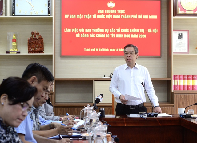 Phó bí thư Thành ủy TP.HCM: Chăm lo Tết Bính Ngọ phải chu đáo và đầm ấm - Ảnh 1.