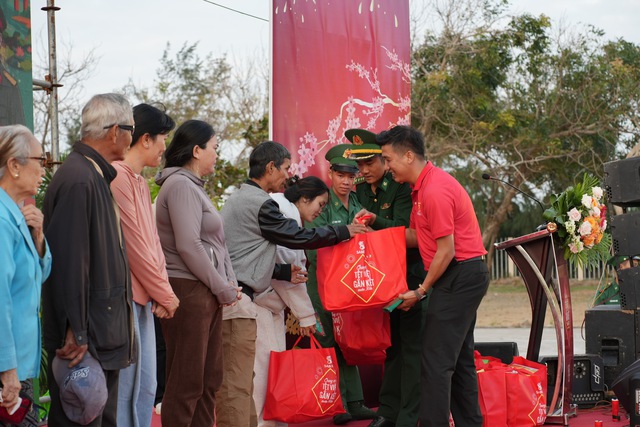 SABECO mang phong vị tết đến to&agrave;n quốc, khởi động tại l&agrave;ng biển H&ograve;a Hiệp, Đắk Lắk - Ảnh 5.